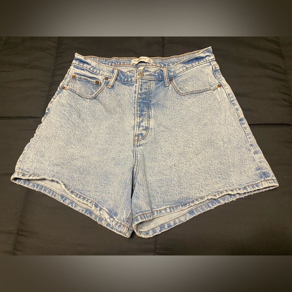 Abercrombie & Fitch Curve Love High Rise Dad Shorts